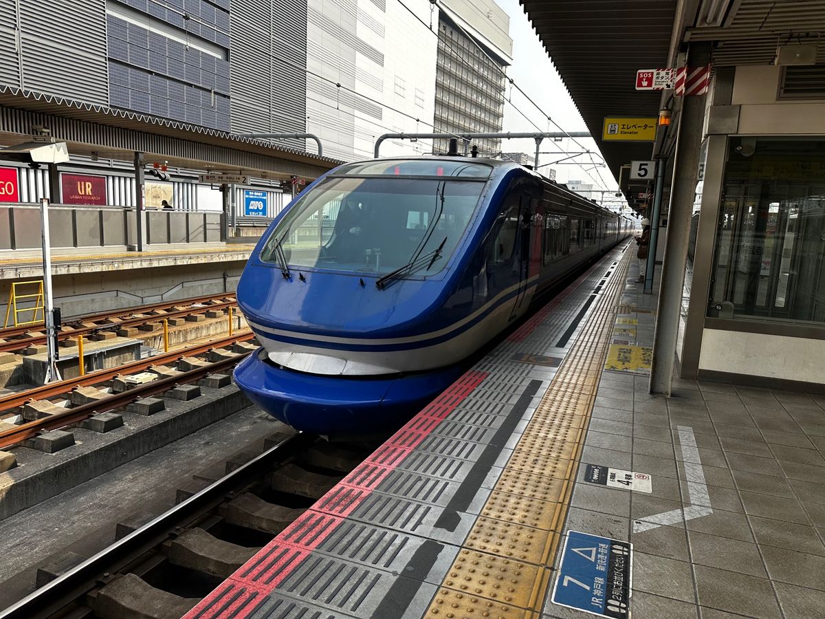 これは！ラーメン？そば？って感じです