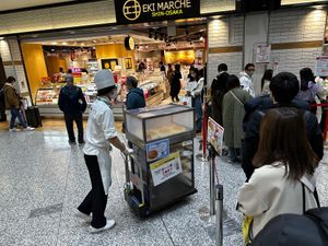 新大阪でりくろうおじさんのチーズケーキを買おうとしたらかなりの行列