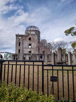 原爆ドームは2回目。
初めて来たのは8月6日。
どうしても8月6日に来たく...