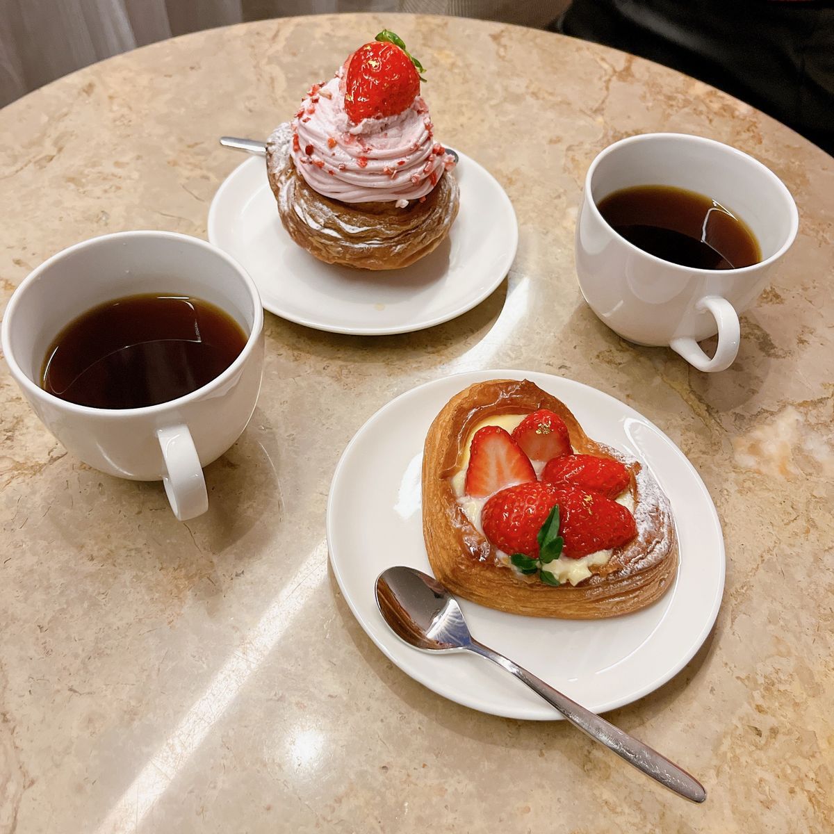 ３年ぶりなのと急に決まった旅なので、あまり新規開拓せず。
娘の行きたい所多...