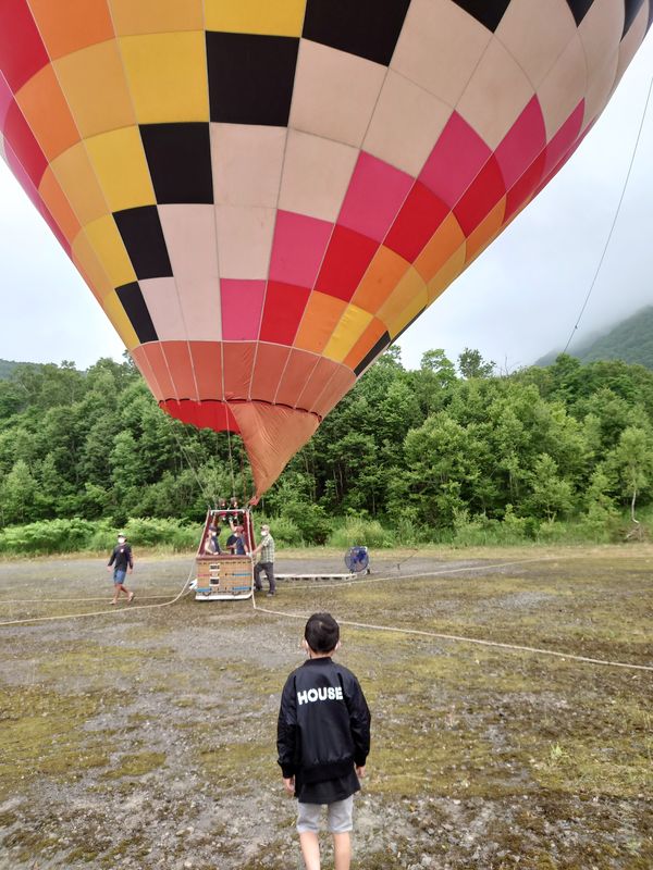 日本・北海道「北海道旅行」の写真：朝早く起きて気球乗りに行きました。