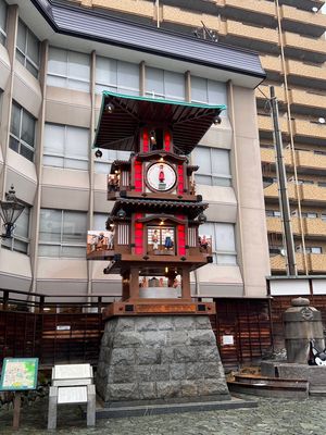 愛媛マラソンの前後で観光＆グルメ
下灘駅
道後温泉駅前からくり時計
一鶴の...