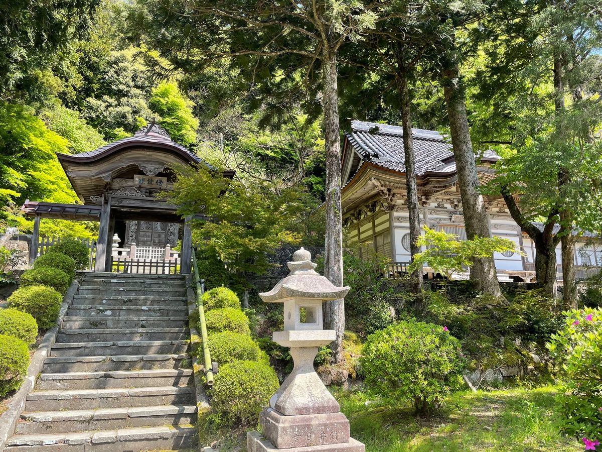 能登の名刹、総本山總持寺。山門がとても見事でした。