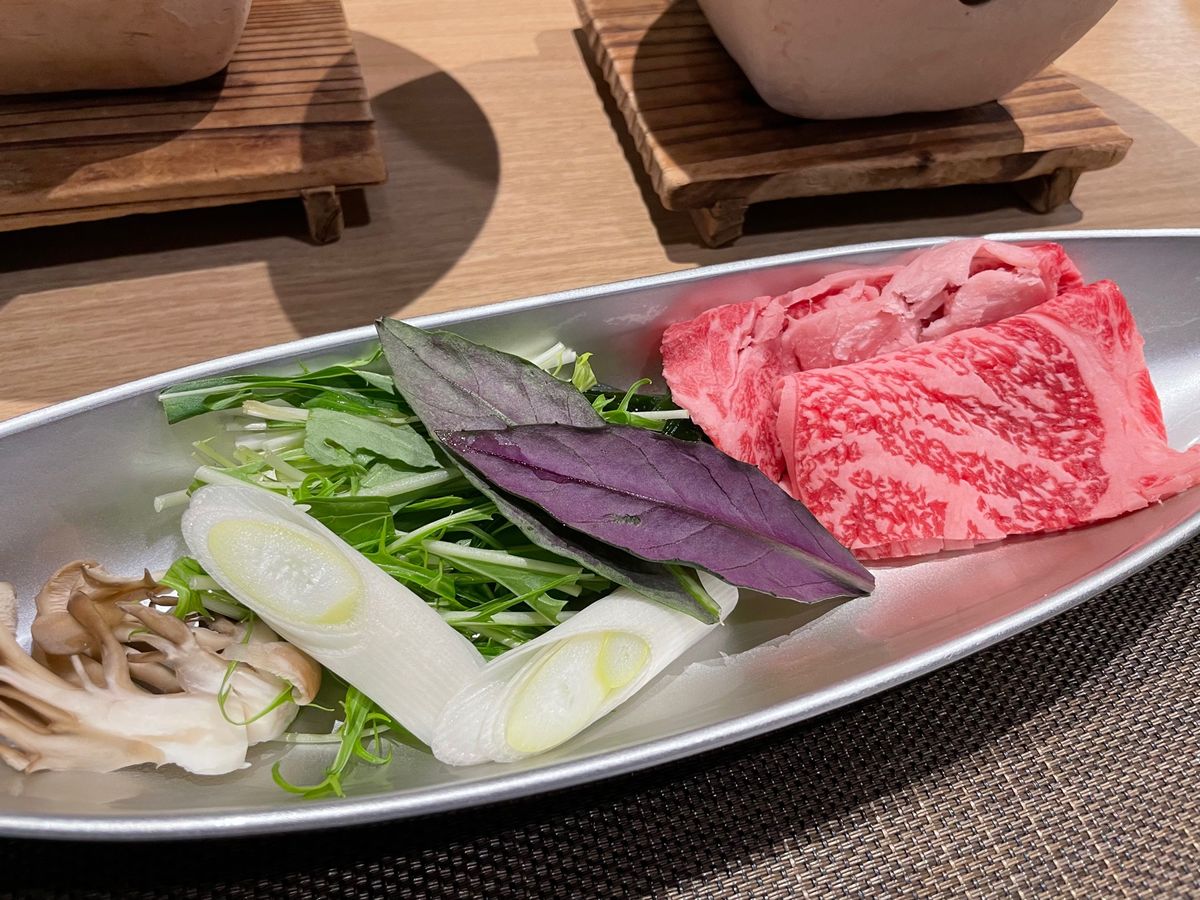 加賀屋での夕食はのどぐろの塩焼きや能登牛など加賀の名物をいただきました。ど...