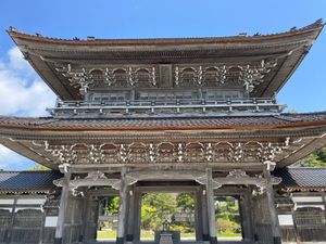 能登の名刹、総本山總持寺。山門がとても見事でした。