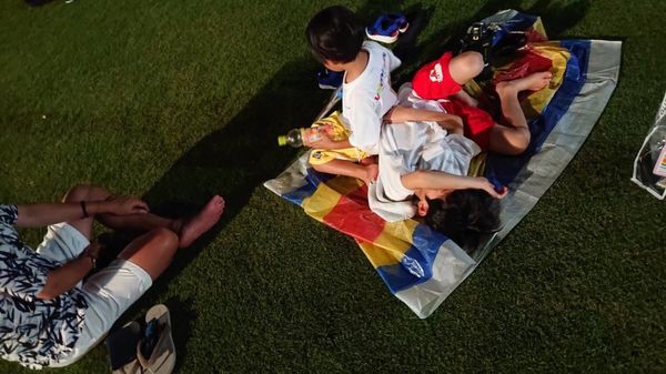 日本・三重県「ナガシマスパーランド」の写真：花火大会みたいに混んでなくて、芝生でゆっ...