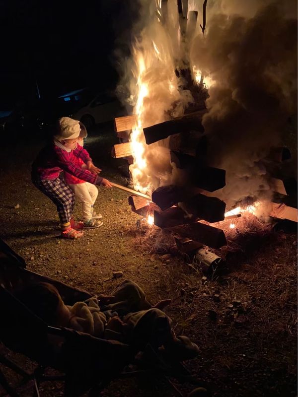 日本・岐阜県「グルキャン at 宮島キャンプ場」の写真：キャンプファイヤー。