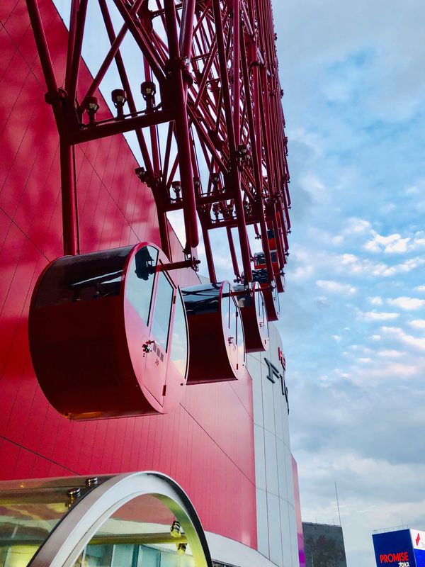 日本・大阪府「Osaka」の写真：HEPFIVE