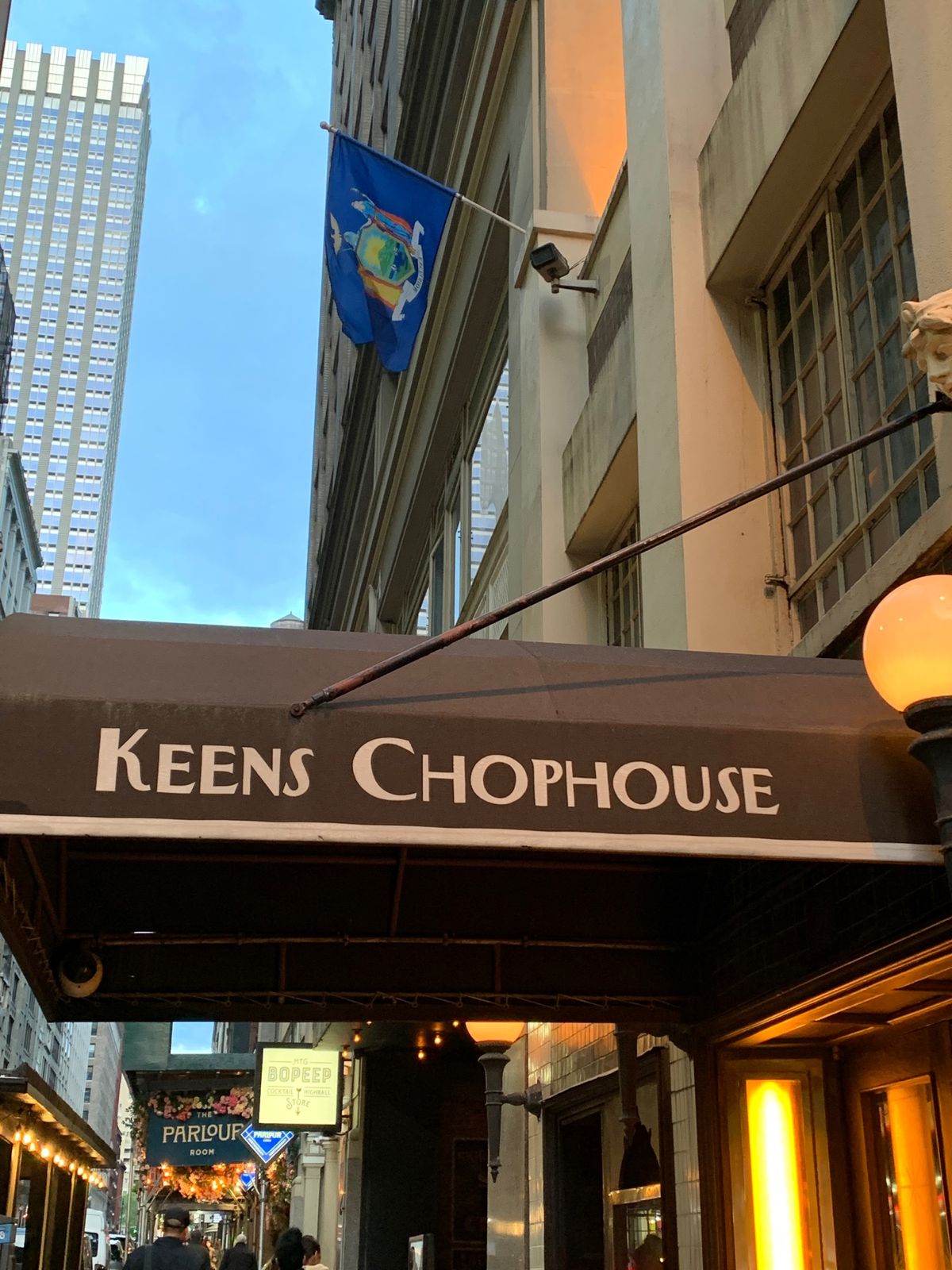 ブルックリン橋。
メチャクチャ混んでた。なんで⁉️
からの自由の女神〜生憎...