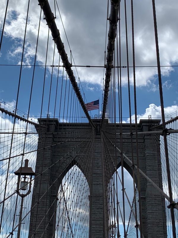 アメリカ(米国)・ニューヨーク「ニューヨーク🇺🇸」の写真：ブルックリン橋。
メチャクチャ混んでた。...