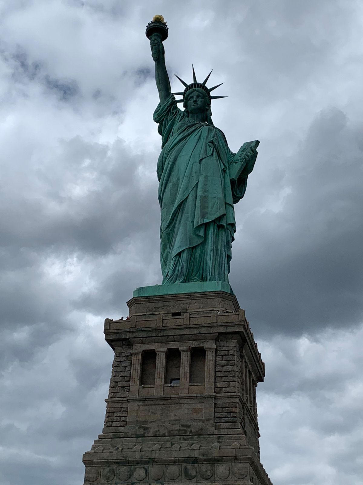 ブルックリン橋。
メチャクチャ混んでた。なんで⁉️
からの自由の女神〜生憎...