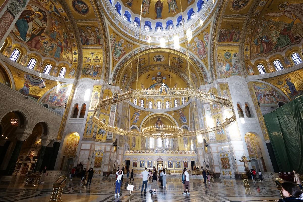 聖サワ大聖堂の内部は必見！