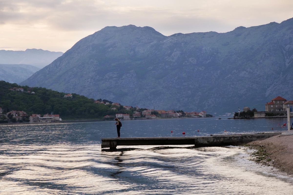 モンテネグロのコトルの海沿い