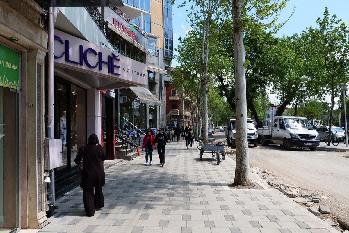 ティラナの街並み