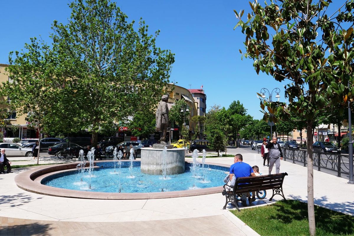 ティラナの街並み