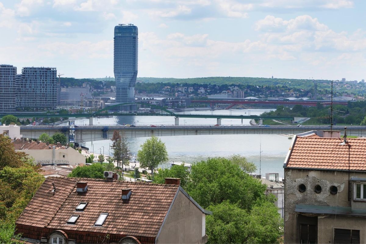 川のほとりがいい感じです