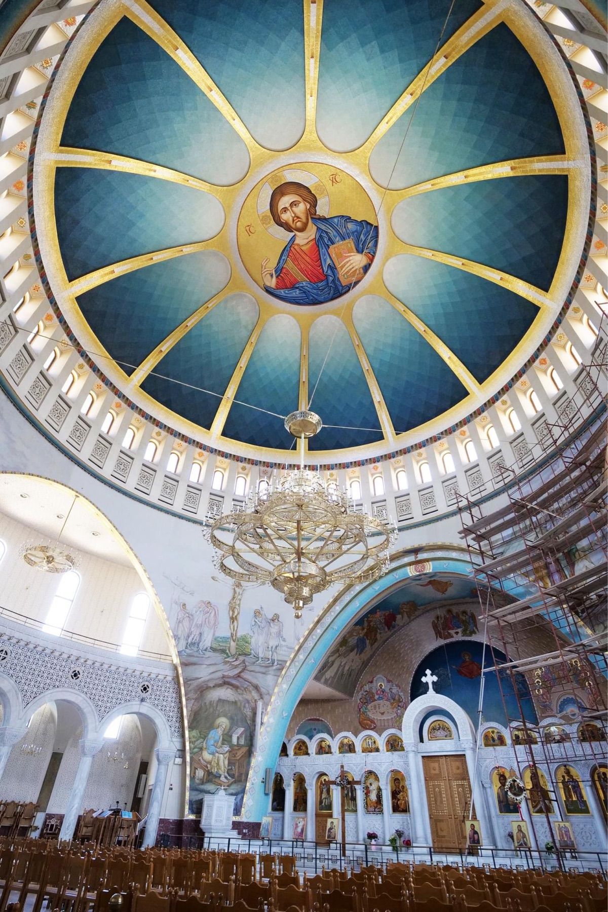 ティラナにある教会とモスク