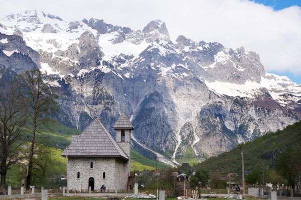 マケドニア共和国・Ohrid「バルカン半島旅行」の写真：アルバニア北部のテスの村