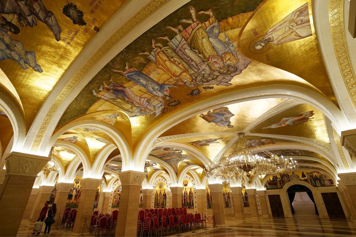 聖サワ大聖堂の内部は必見！