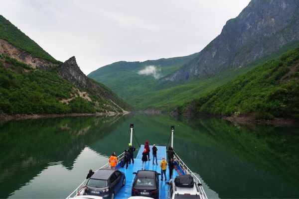マケドニア共和国・Ohrid「バルカン半島旅行」の写真：コーマン湖のフェリー！