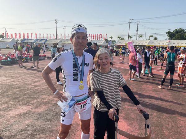 日本・沖縄県「全日本宮古島トライアスロン大会」の写真：お疲れ〜
弟のトライアスロン大会に母を連...