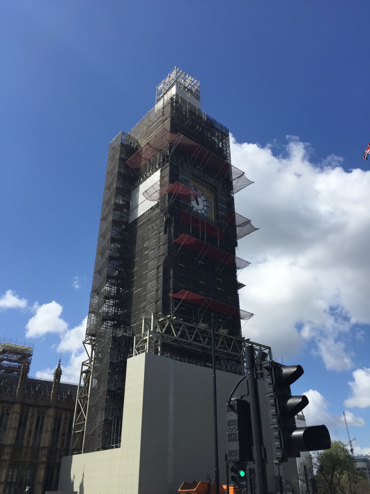 ある意味貴重な囲われたビッグベン