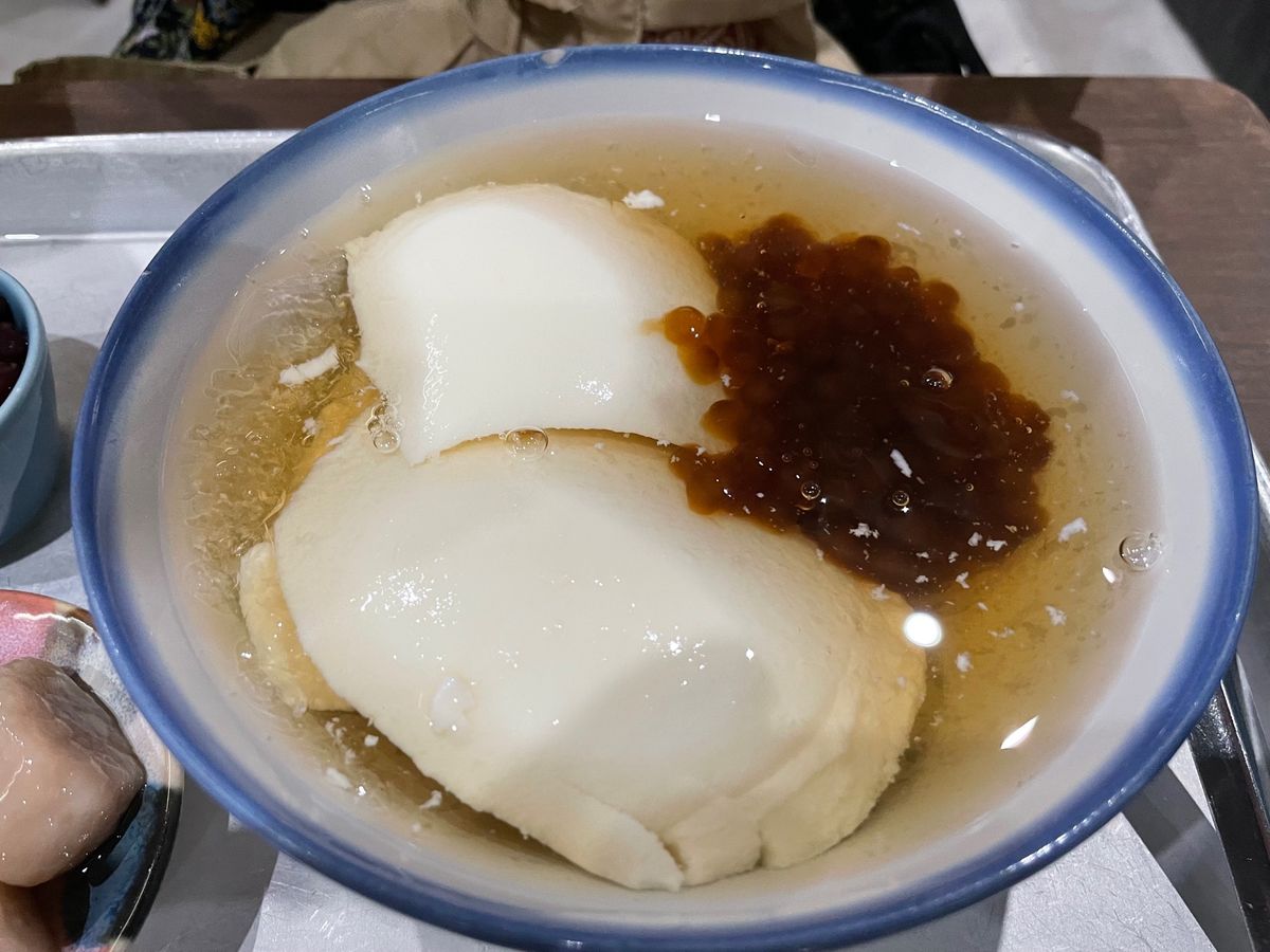 4/29
初日からデザートラッシュ
冰讚のマンゴーかき氷、榕美樹館の豆花、...