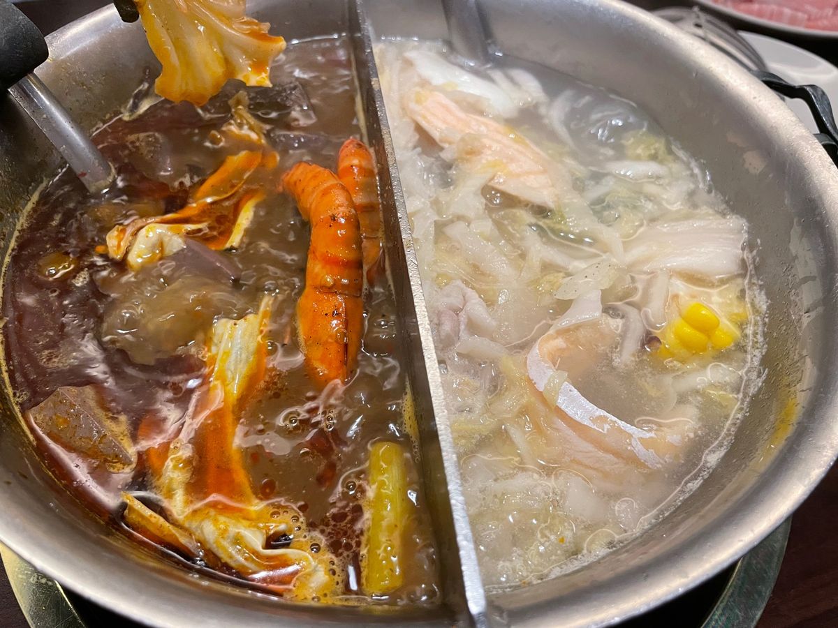 4/30
永康街で天津蔥抓餅と白水豆花
ハワードホテルのパイナップルケーキ...