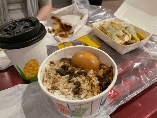 台湾・台北「台湾旅行(3年ぶり海外)」の写真：5/1
やっぱり食べまくり
夜市メシ、手...