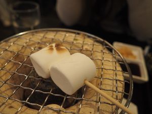 七輪で焼いて食べるおだんご🍡

熱々だから、団子が柔らか〜
かつ、七輪で焼...