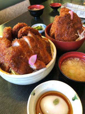 花より団子🍡

1枚目はお店
以降は屋台✨