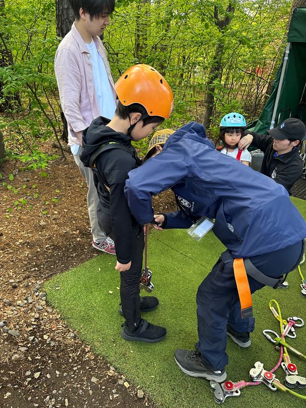 日本・山梨県「リゾナーレ八ヶ岳」の写真：空中散歩というアクティビティ。木の上を恐...
