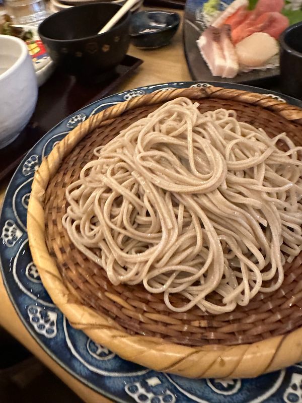 日本・山梨県「リゾナーレ八ヶ岳」の写真：同じくピーマン通りの「そば麓（ろく）」で...