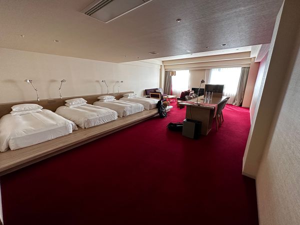 日本・山梨県「リゾナーレ八ヶ岳」の写真：リゾナーレ八ヶ岳に到着！

部屋はホテル...