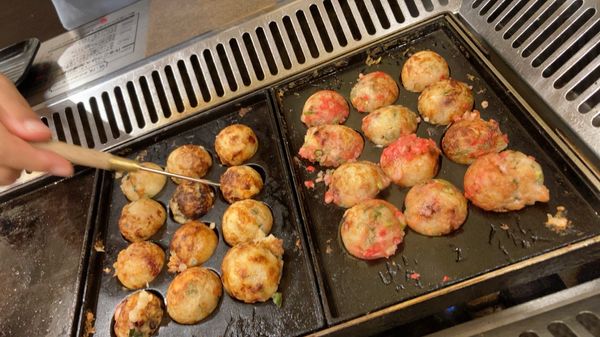 日本・大阪府「大阪」の写真：お昼着いて早々にたこ焼き、お好み焼き！
...