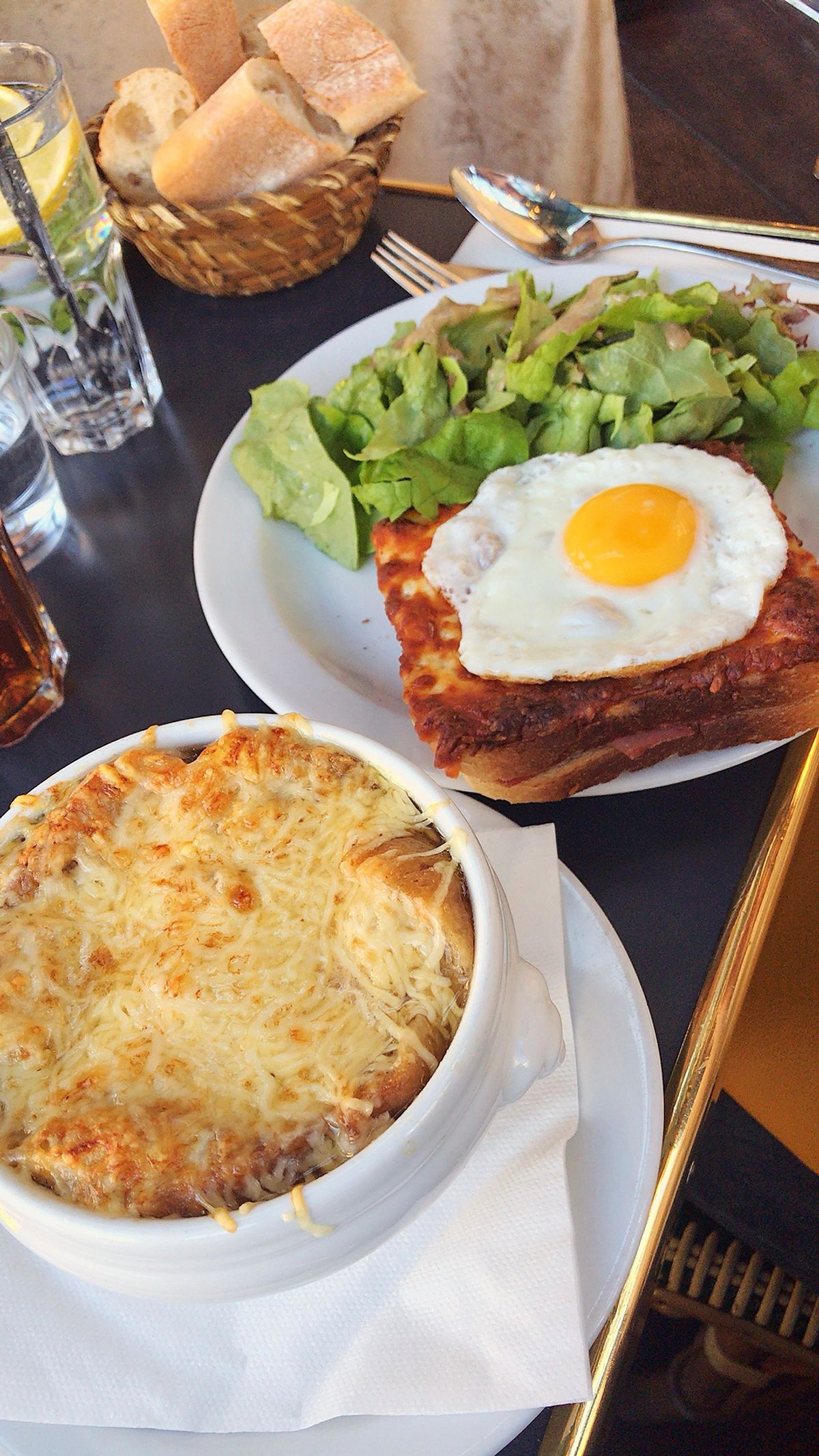 オニオングラタンスープ😍
キッシュ😋
カヌレ🤩