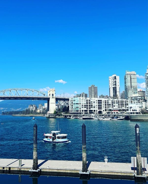 カナダ・バンクーバー「カナダ、BC」の写真：バンクーバー。グランビル・アイランドとス...