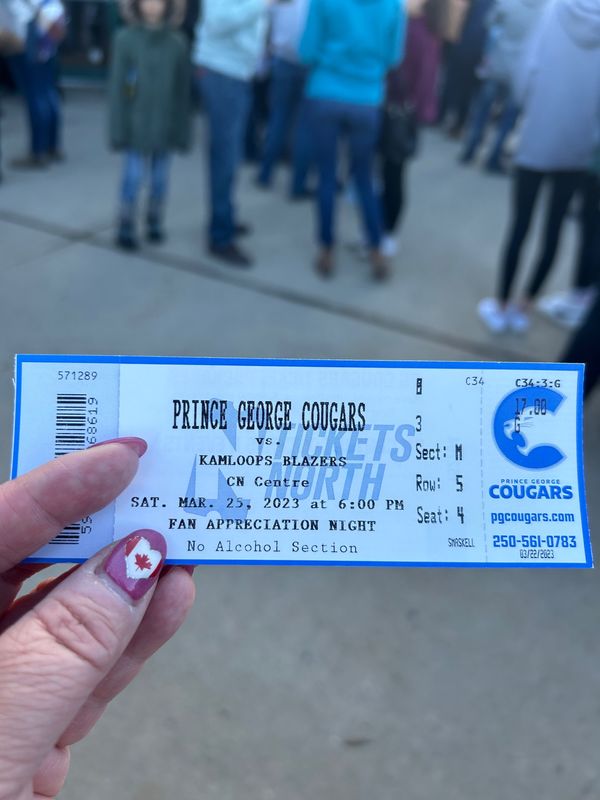 カナダ・バンクーバー「カナダ、BC」の写真：生まれて初めてホッケーの試合を生で観まし...