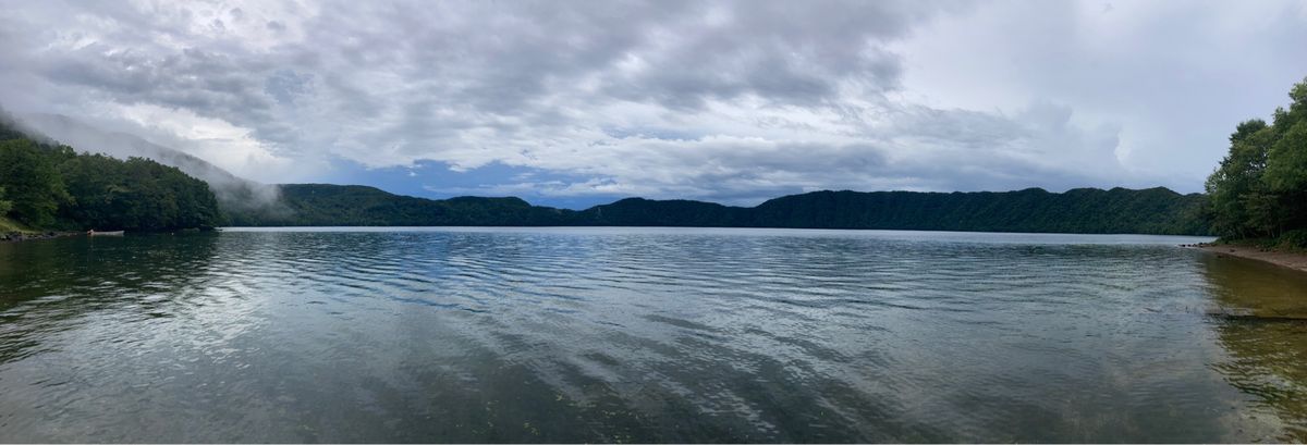 倶多楽湖からの白老丼（白老牛ローストビーフ、ホタテ、イクラ）。
ホタテの出...