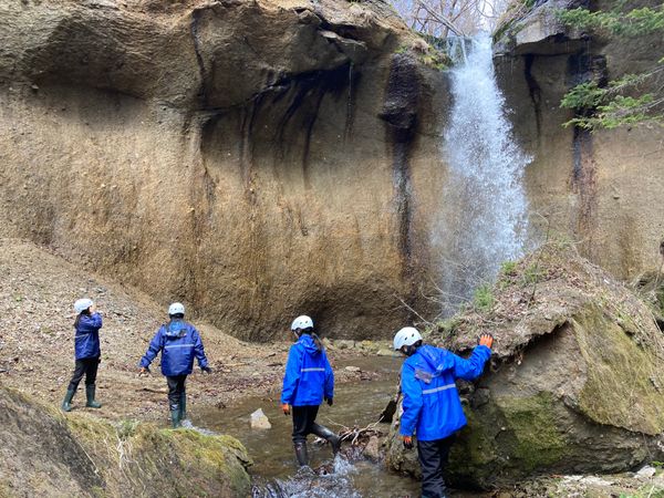 日本・北海道「出稼ぎついでの小旅行 in 北海道」の写真：ファットバイクでゆく七条大滝