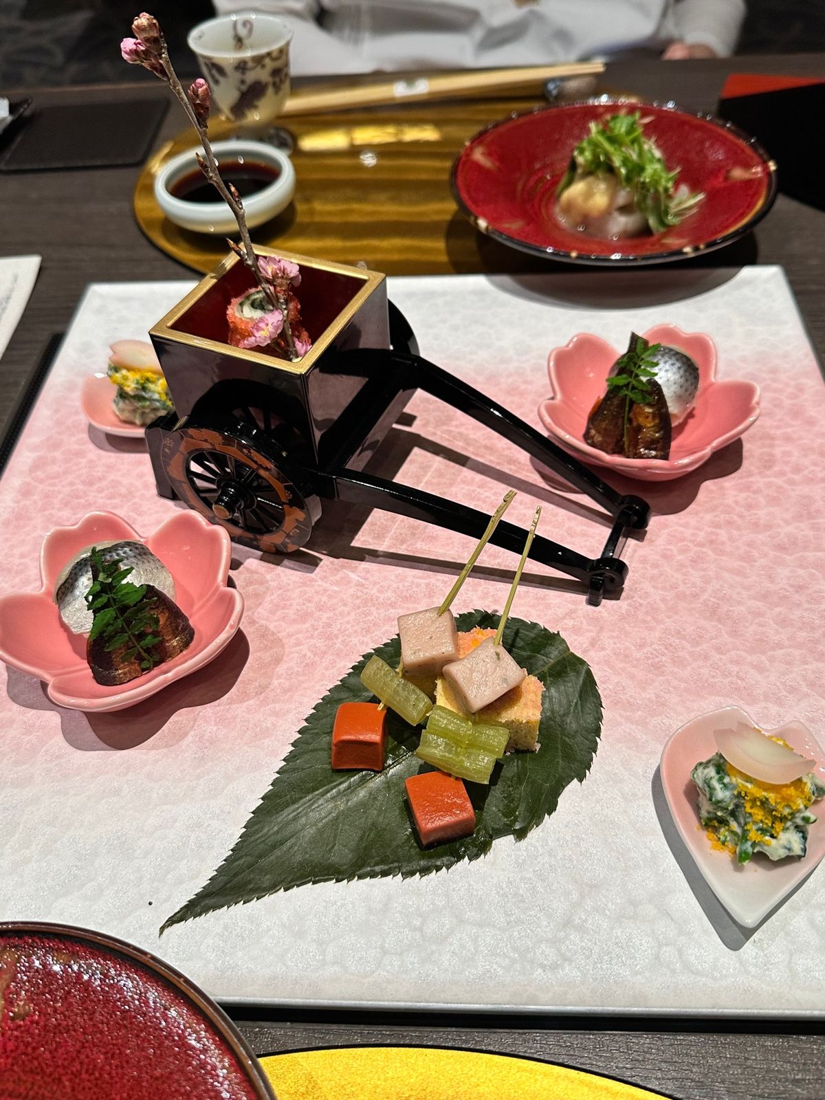 初の滋賀　おごと温泉
静かでゆっくりできました。
桜は🌸芽吹き始めでした。