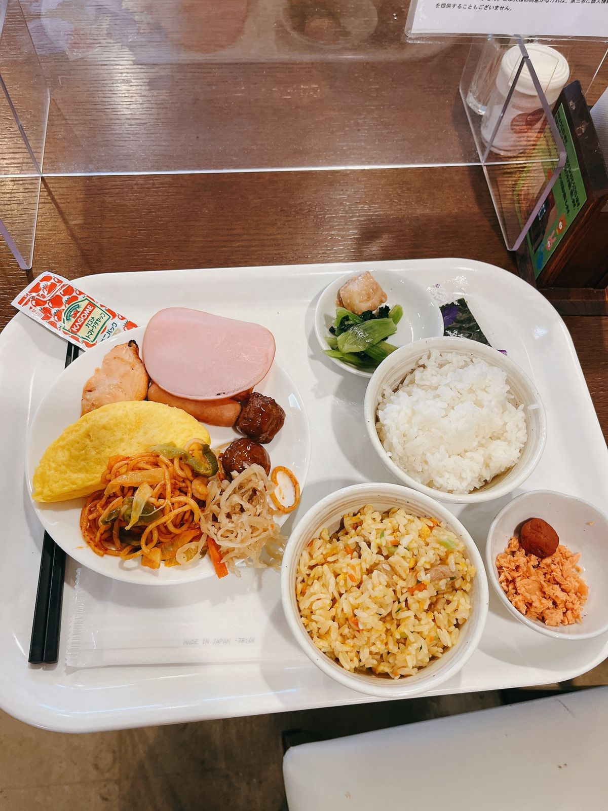 ホテルの朝食バイキング