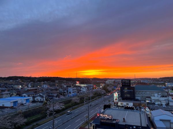 日本・愛知県「知多半島ツーリング」の写真：部屋からの夕焼け。大浴場付きのホテルです