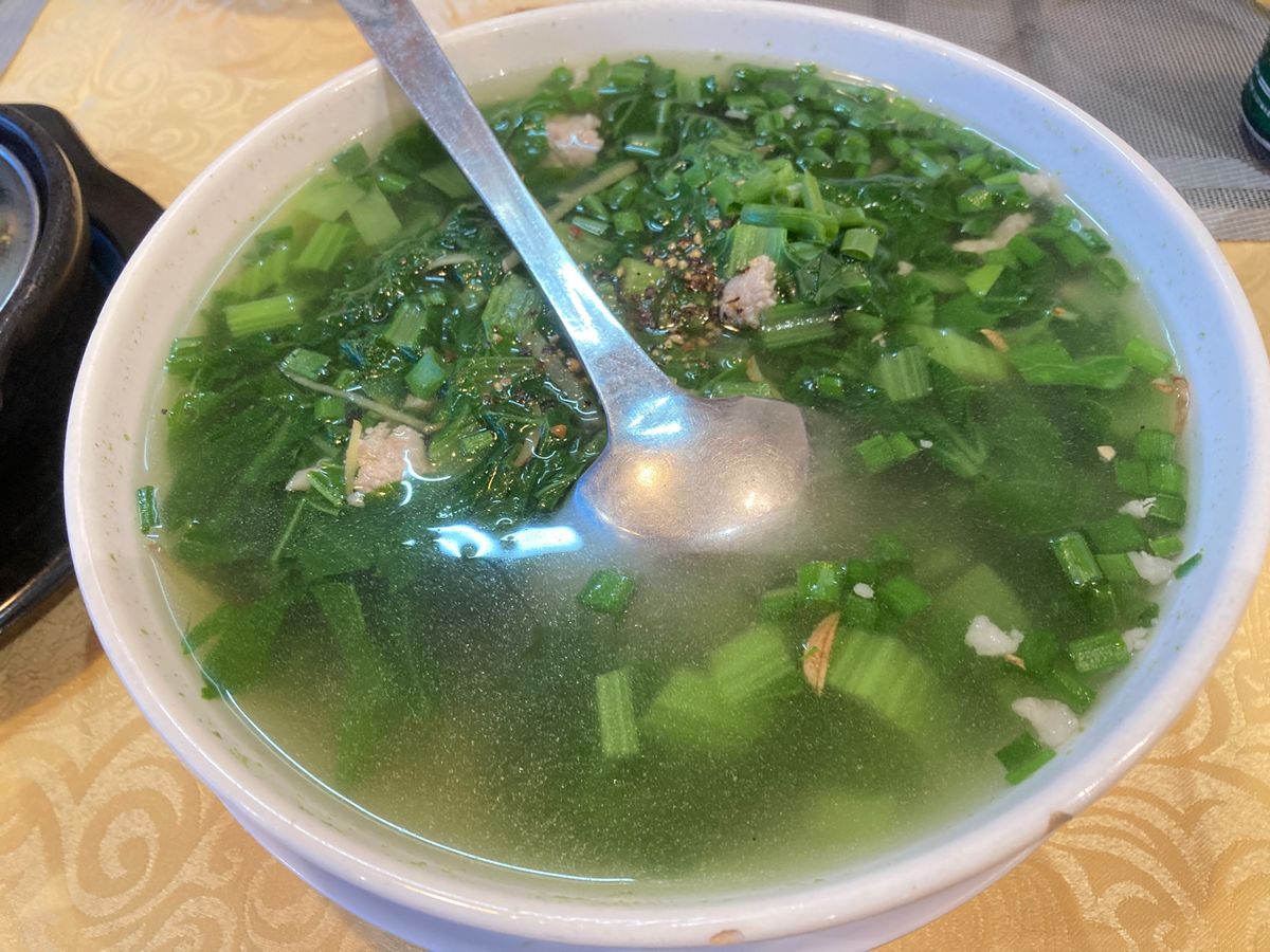 夕食はカラシナとひき肉のスープcanh cải bẹ xanh thịt ...