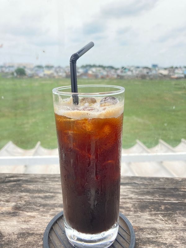 ベトナム「ベトナム」の写真：で、前回に続き飛行機の眺められるカフェへ...