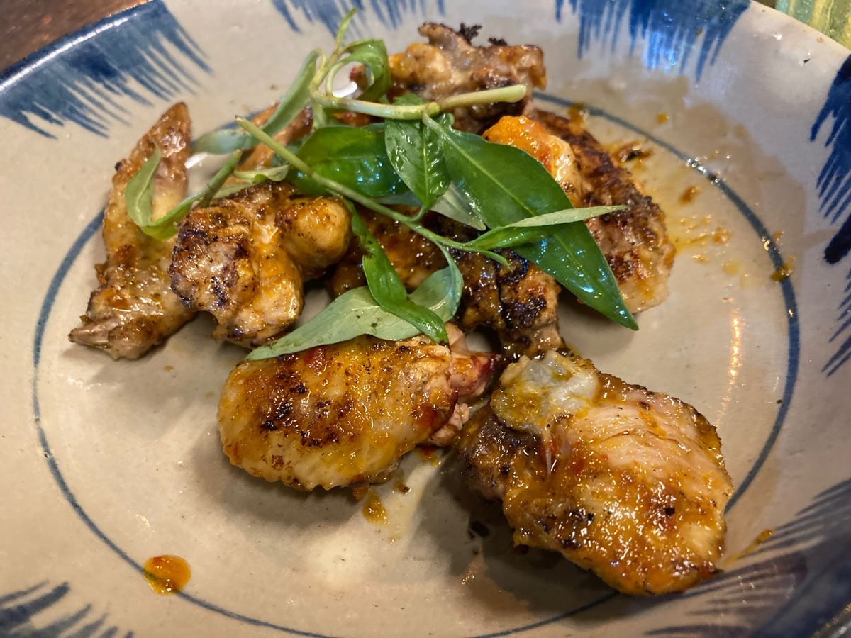 1区から橋渡ってすぐの4区の北部系のオープンエアの飲み屋さんで夕食。ビアホ...