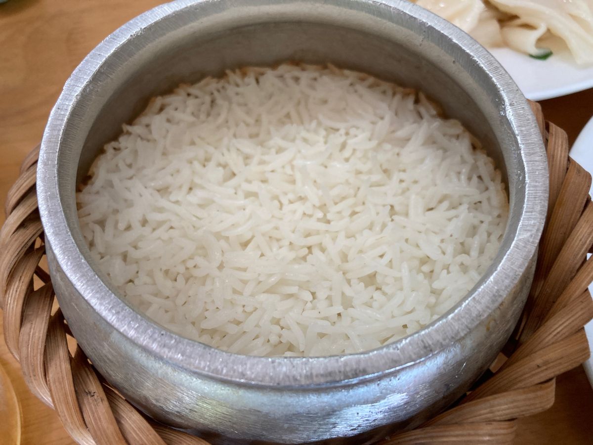 こちらも居心地良く、なかなか美味しい。土鍋ご飯のcơm niêuを売りにし...