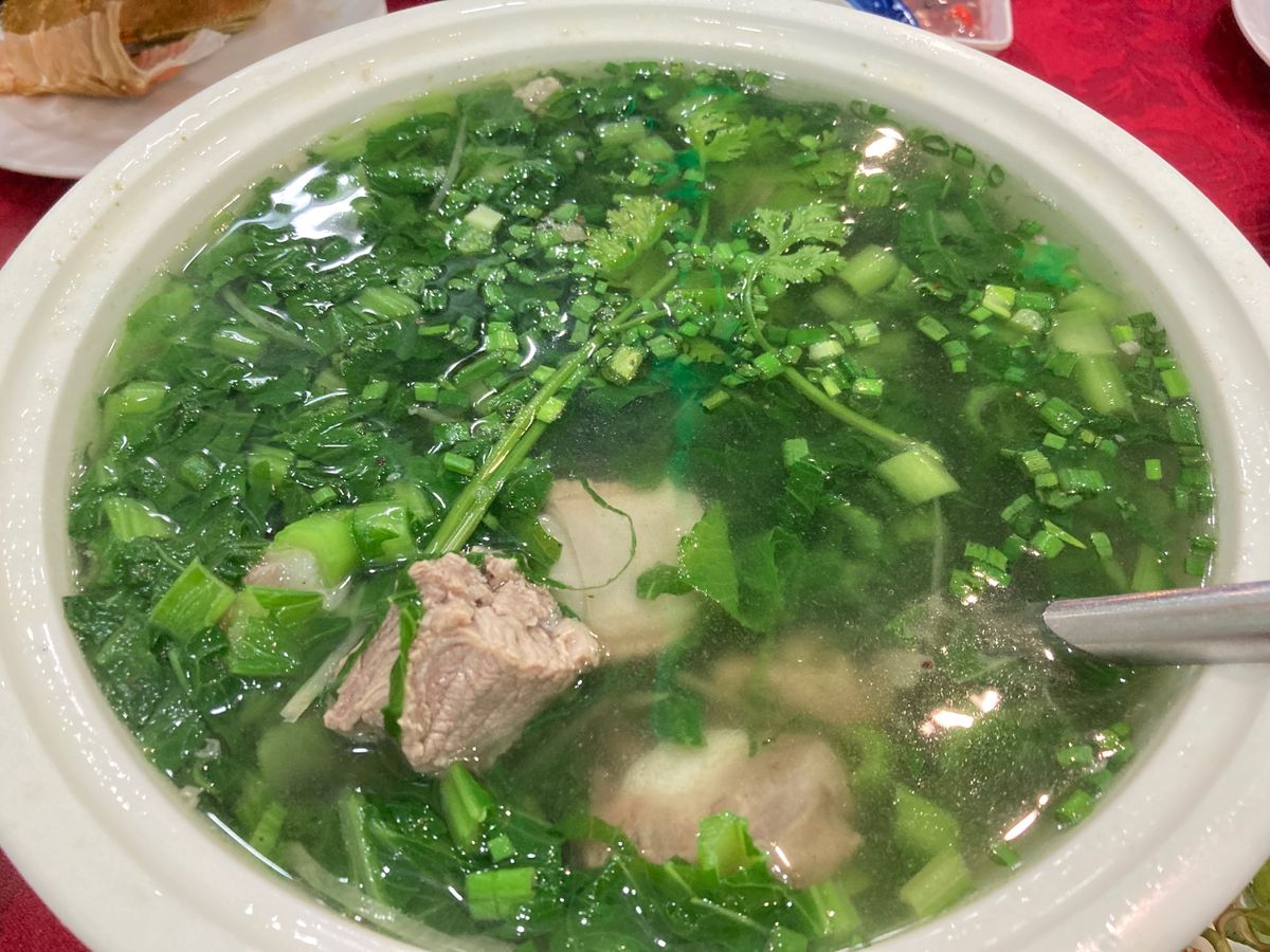 前回は良かったquán Tri Kỷ(別投稿参照)が魚介類が時価ばかりの面...