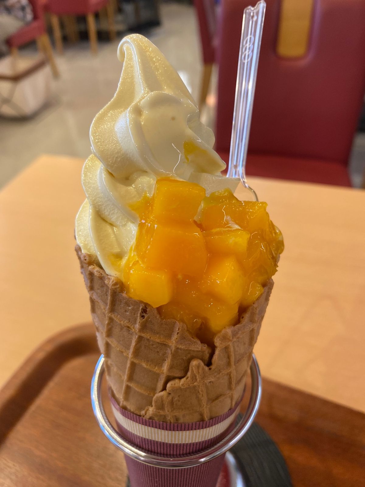 ブーゲンビリア空港でマンゴーをいただいて今回は締めです。
海の上中心の関空...