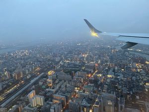 ブーゲンビリア空港でマンゴーをいただいて今回は締めです。
海の上中心の関空...